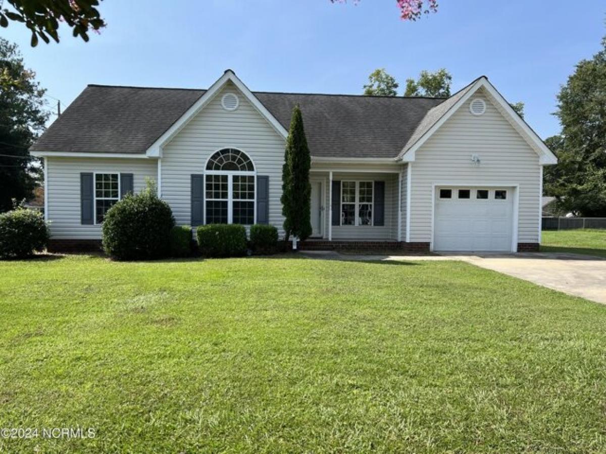 Picture of Home For Sale in Ayden, North Carolina, United States