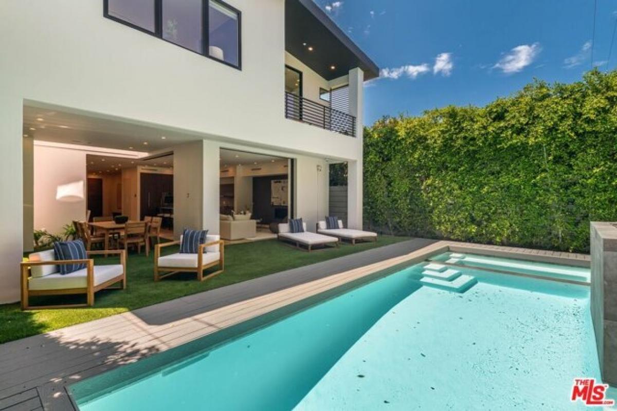 Picture of Home For Sale in West Hollywood, California, United States