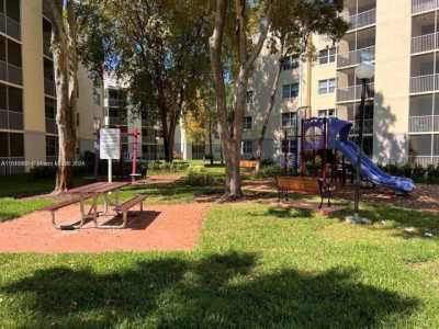 Home For Sale in Doral, Florida