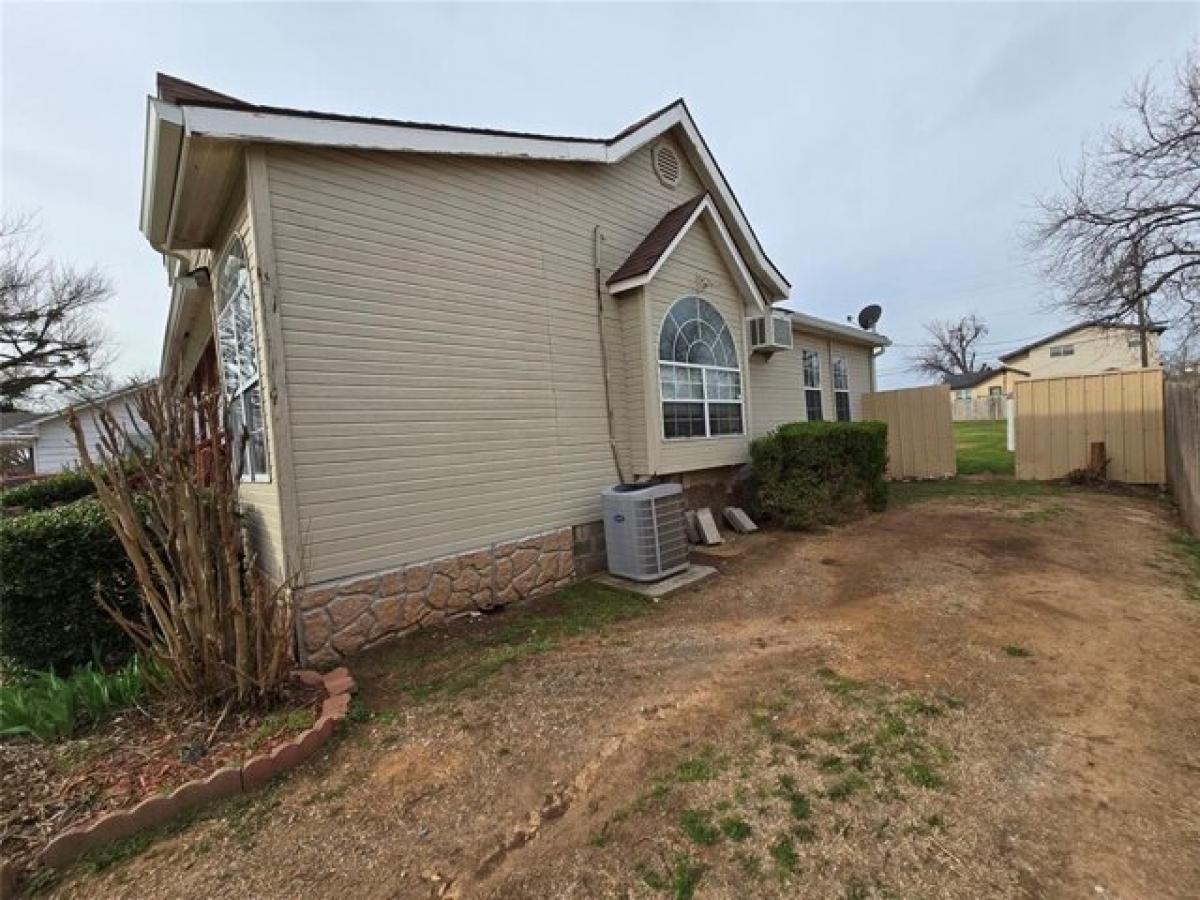 Picture of Home For Sale in Apache, Oklahoma, United States