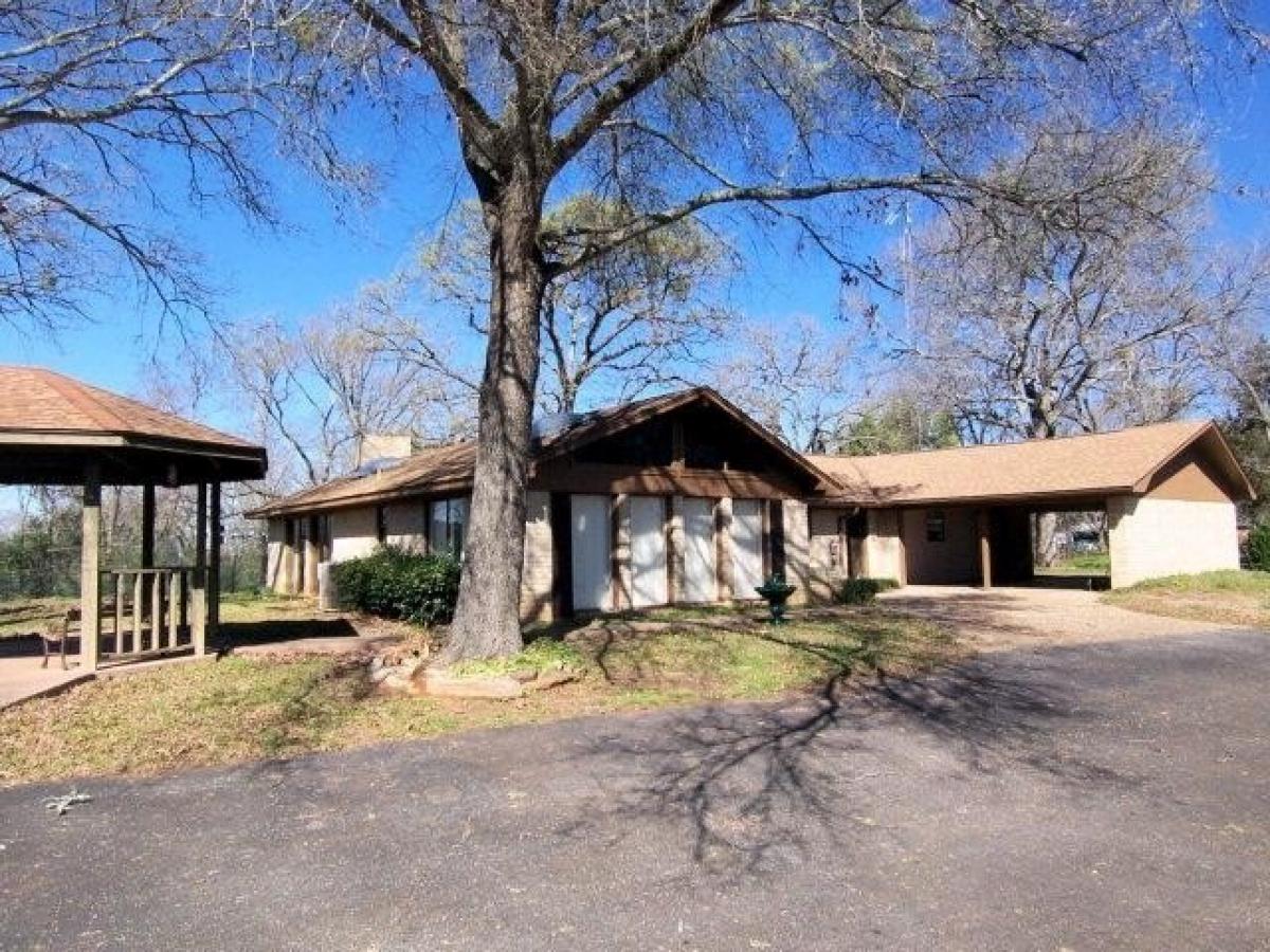 Picture of Home For Sale in Palestine, Texas, United States