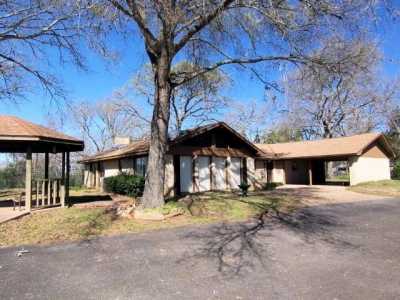 Home For Sale in Palestine, Texas