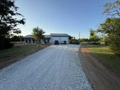 Home For Sale in Blum, Texas