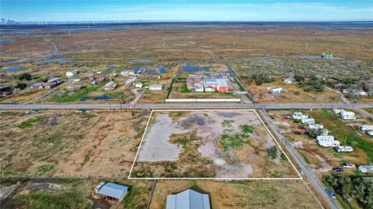 Picture of Residential Land For Sale in Aransas Pass, Texas, United States