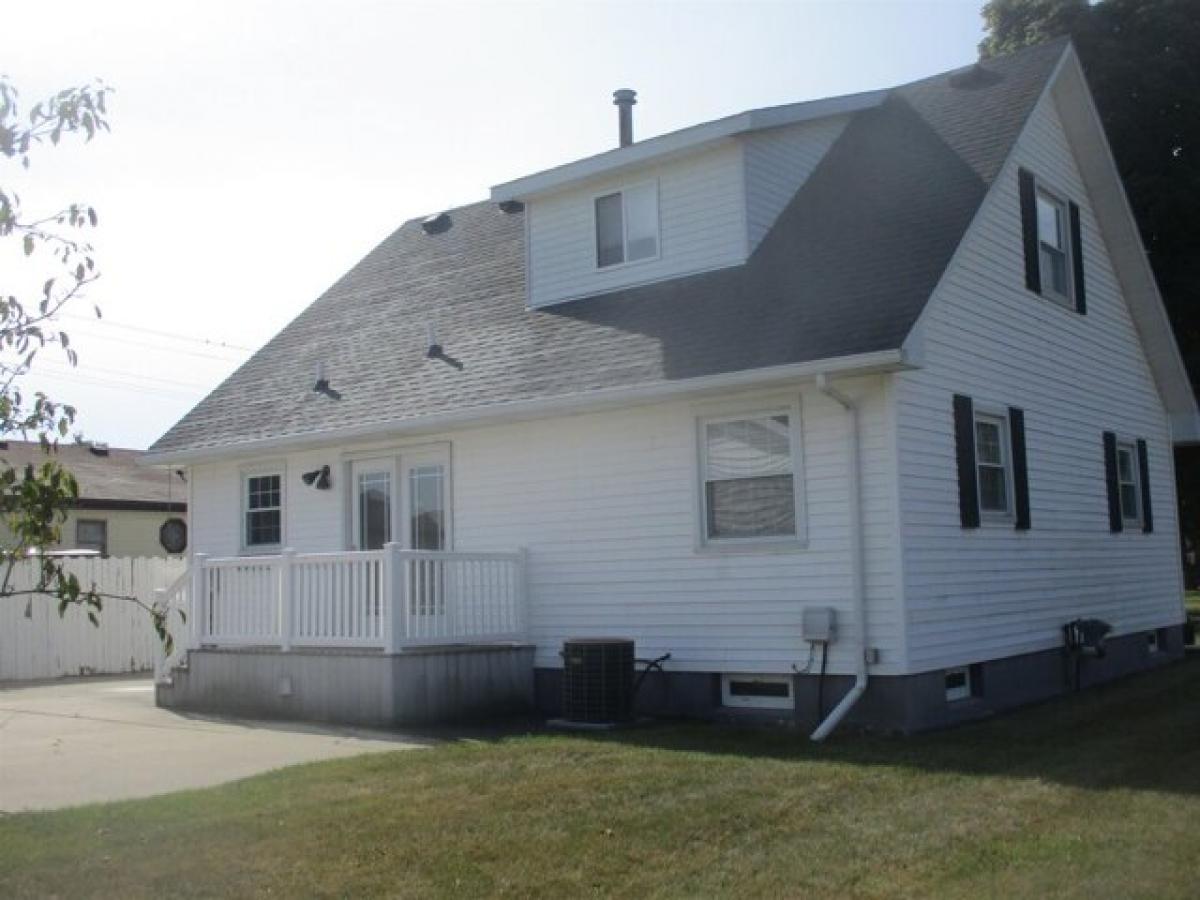 Picture of Home For Sale in Bay City, Michigan, United States