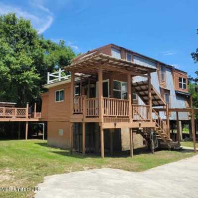 Home For Sale in Biloxi, Mississippi