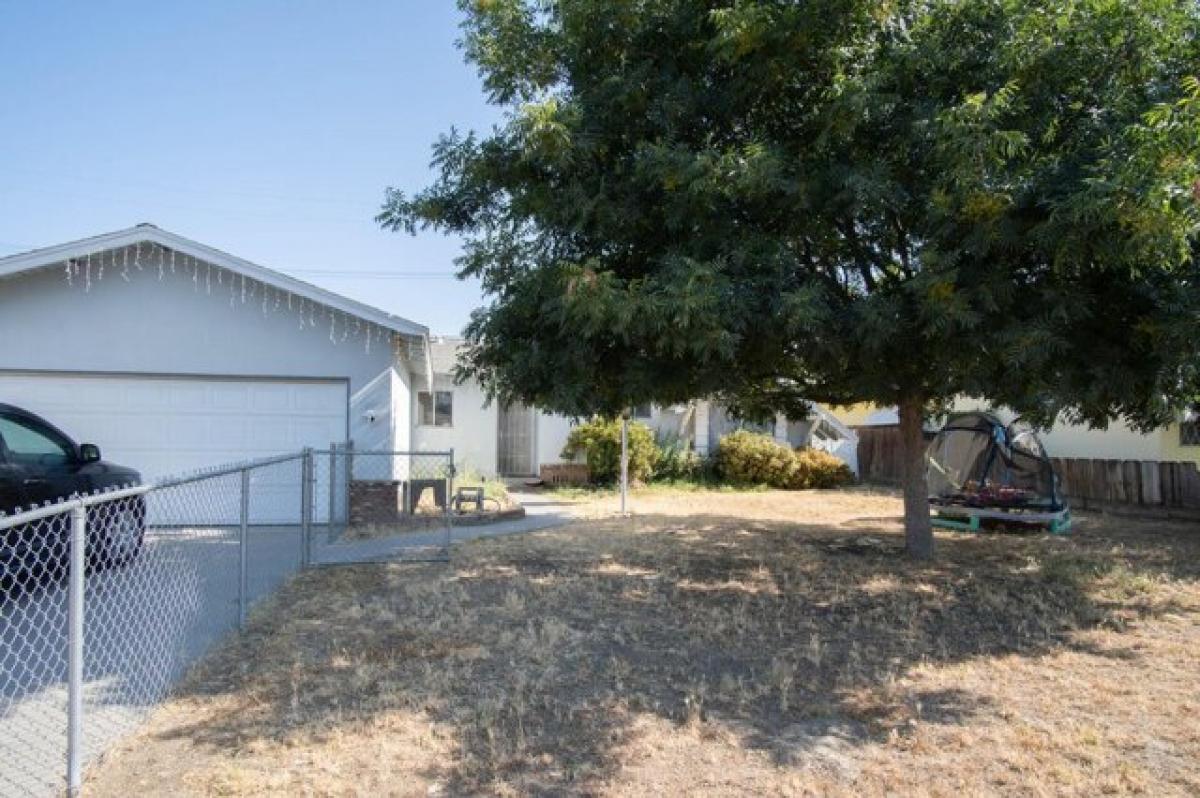 Picture of Home For Sale in Porterville, California, United States