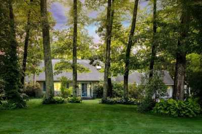 Home For Sale in Simsbury, Connecticut