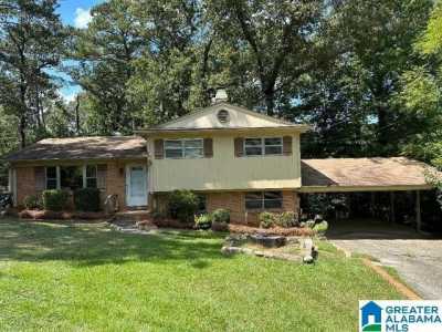 Home For Sale in Gardendale, Alabama