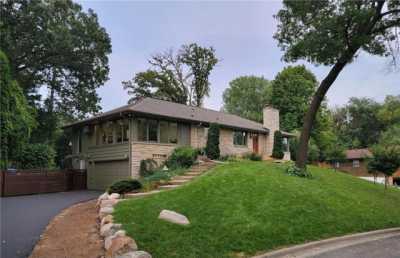 Home For Sale in Burnsville, Minnesota