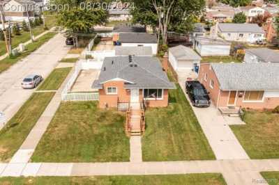 Home For Sale in Westland, Michigan