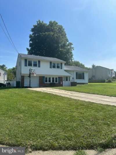 Home For Sale in Voorhees, New Jersey