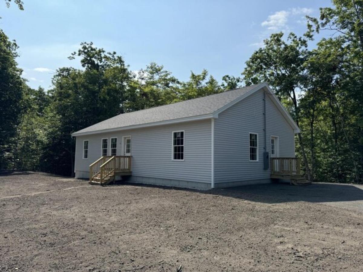 Picture of Home For Sale in Limerick, Maine, United States