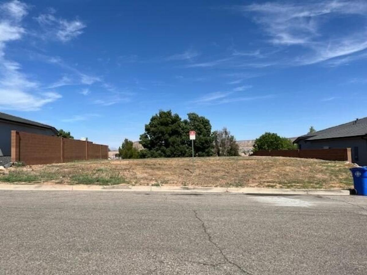 Picture of Residential Land For Sale in Saint George, Utah, United States