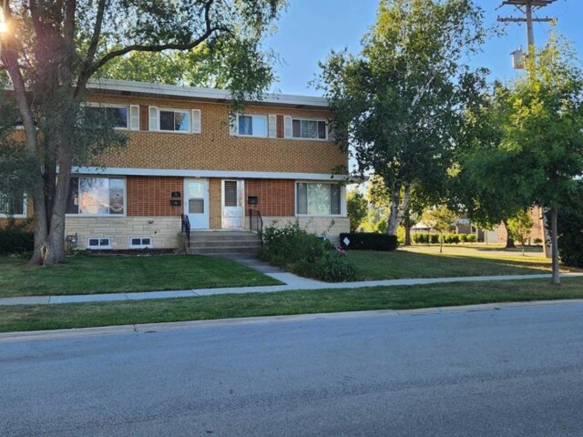 Picture of Home For Rent in Mount Prospect, Illinois, United States