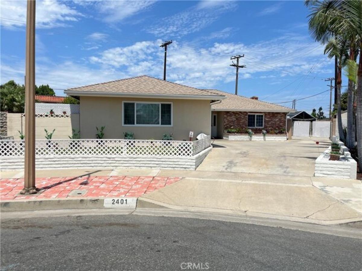 Picture of Home For Sale in Santa Ana, California, United States