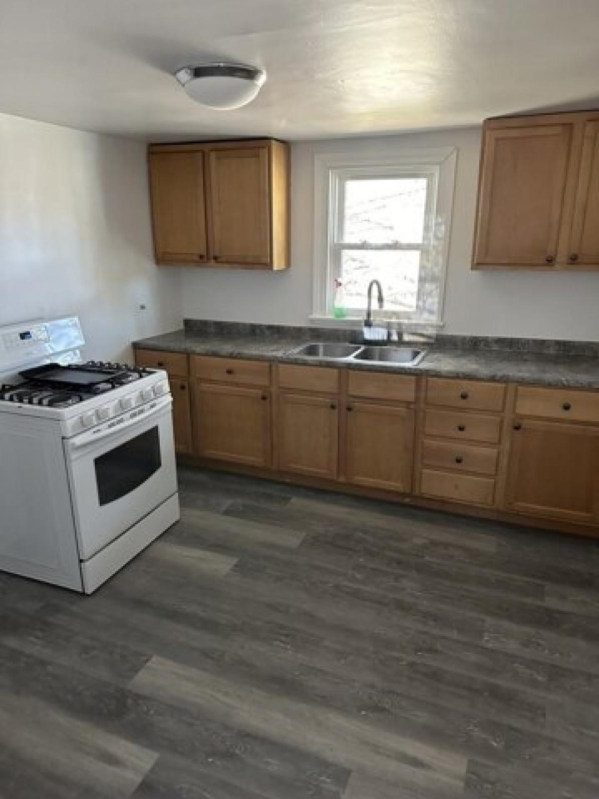 Picture of Home For Rent in Waukegan, Illinois, United States