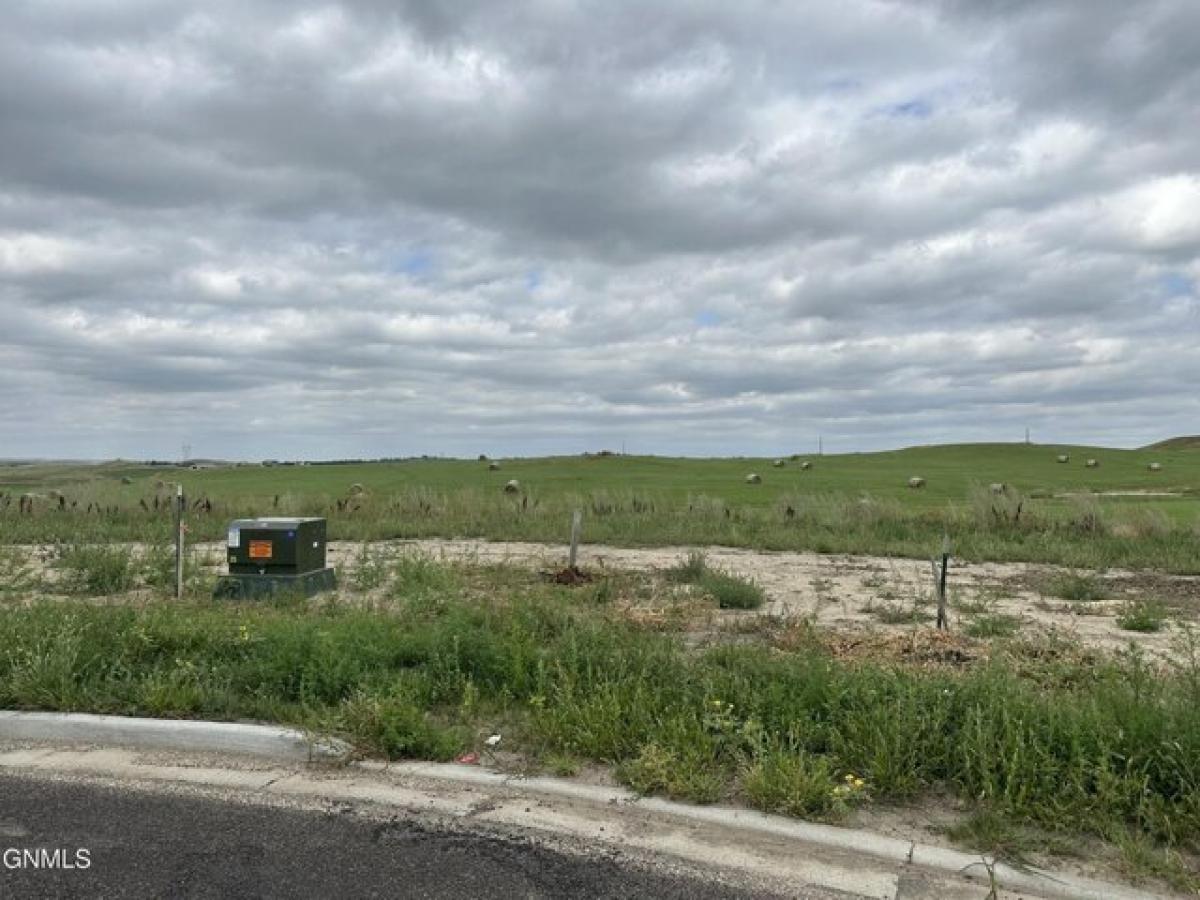 Picture of Residential Land For Sale in Mandan, North Dakota, United States