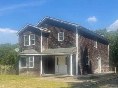 Home For Rent in Southampton, New York