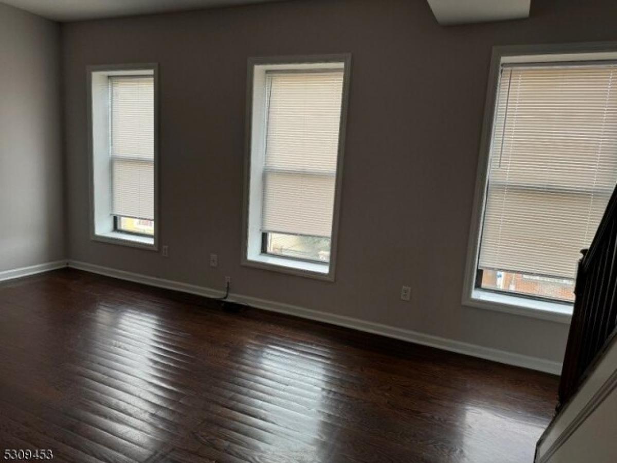 Picture of Home For Rent in Newark, New Jersey, United States