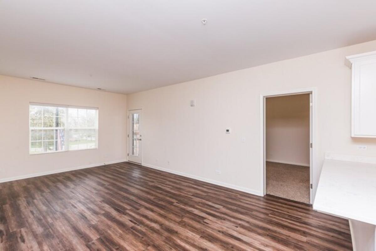 Picture of Apartment For Rent in Lake Zurich, Illinois, United States