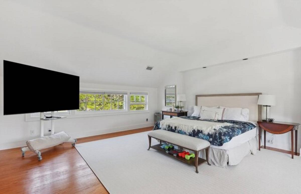 Picture of Home For Sale in East Hampton, New York, United States