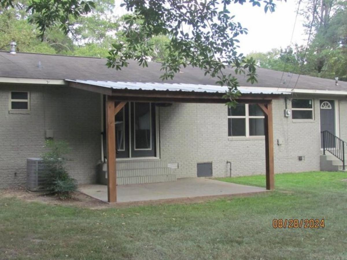 Picture of Home For Sale in Crossett, Arkansas, United States