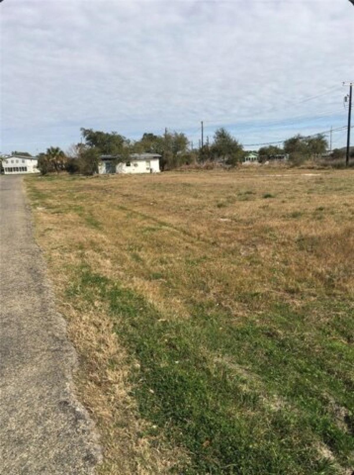 Picture of Residential Land For Sale in Rockport, Texas, United States