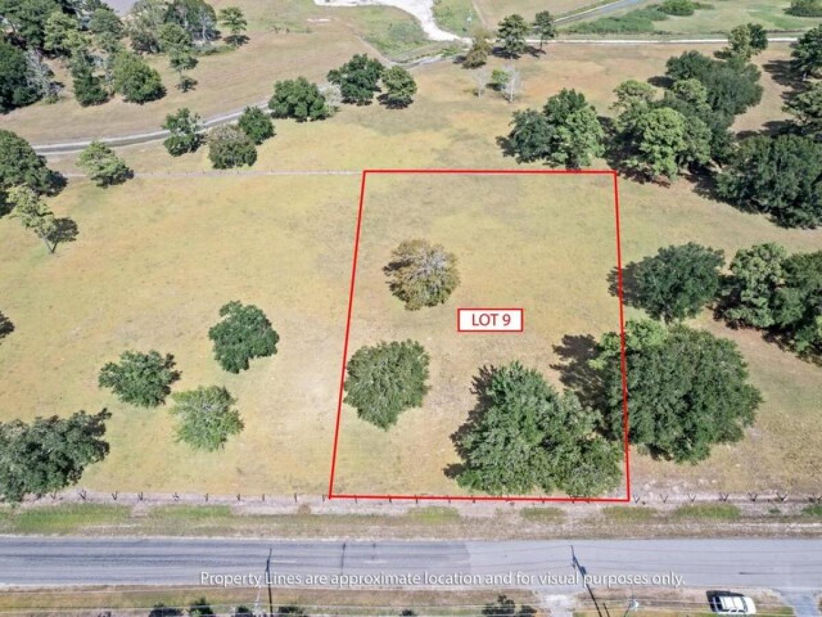 Picture of Residential Land For Sale in Beaumont, Texas, United States