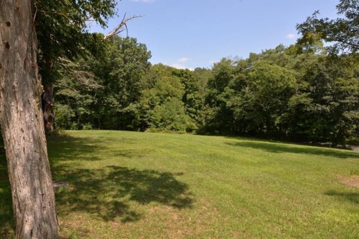 Picture of Home For Sale in Robertsdale, Pennsylvania, United States