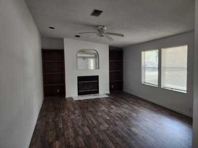 Home For Rent in Trenton, Florida