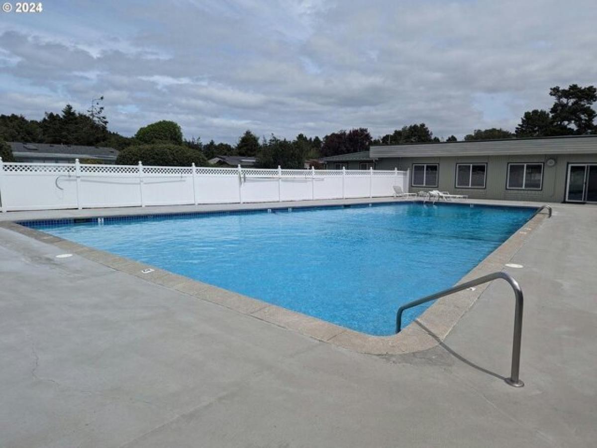 Picture of Home For Sale in Florence, Oregon, United States