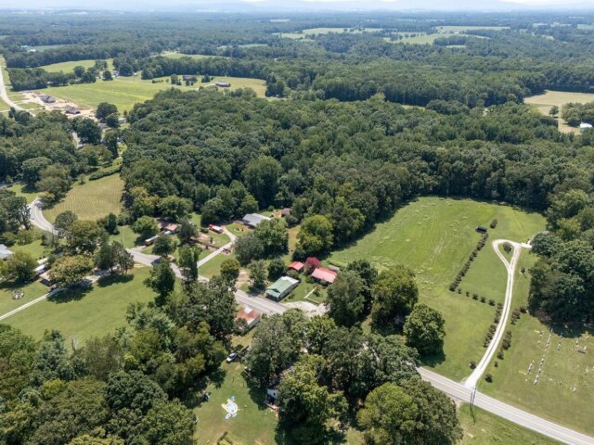 Picture of Home For Sale in Winchester, Tennessee, United States