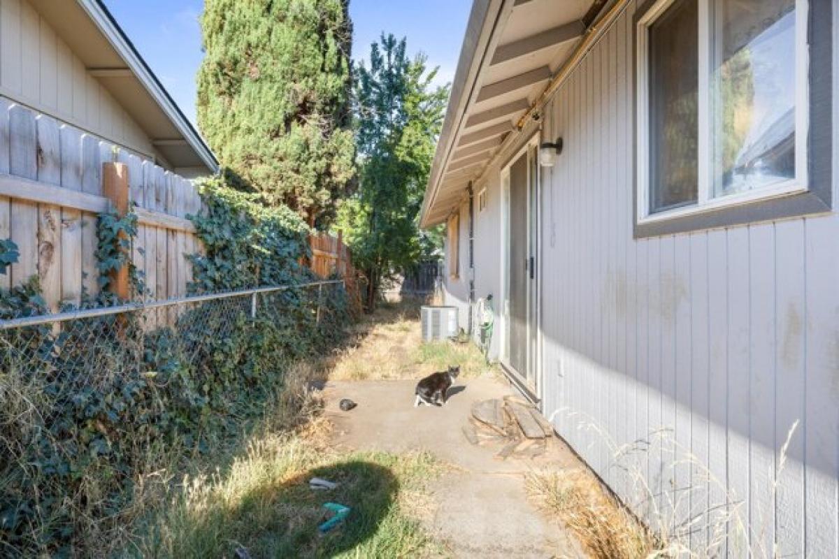 Picture of Home For Sale in Medford, Oregon, United States