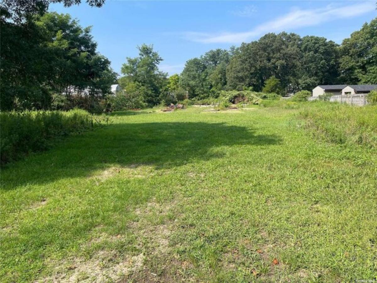 Picture of Residential Land For Sale in Centereach, New York, United States