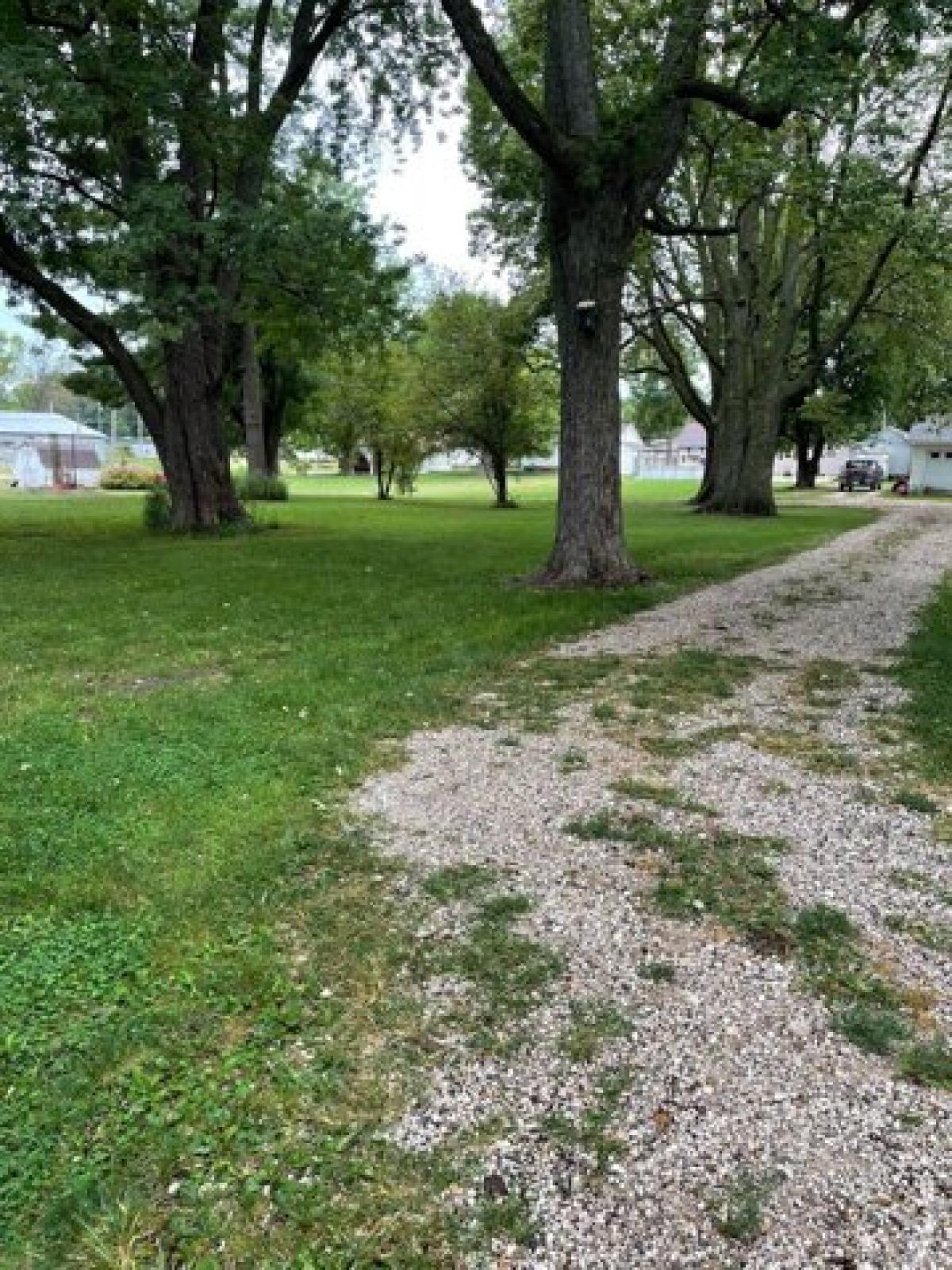 Picture of Home For Sale in White Hall, Illinois, United States