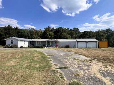 Home For Sale in Erin, Tennessee