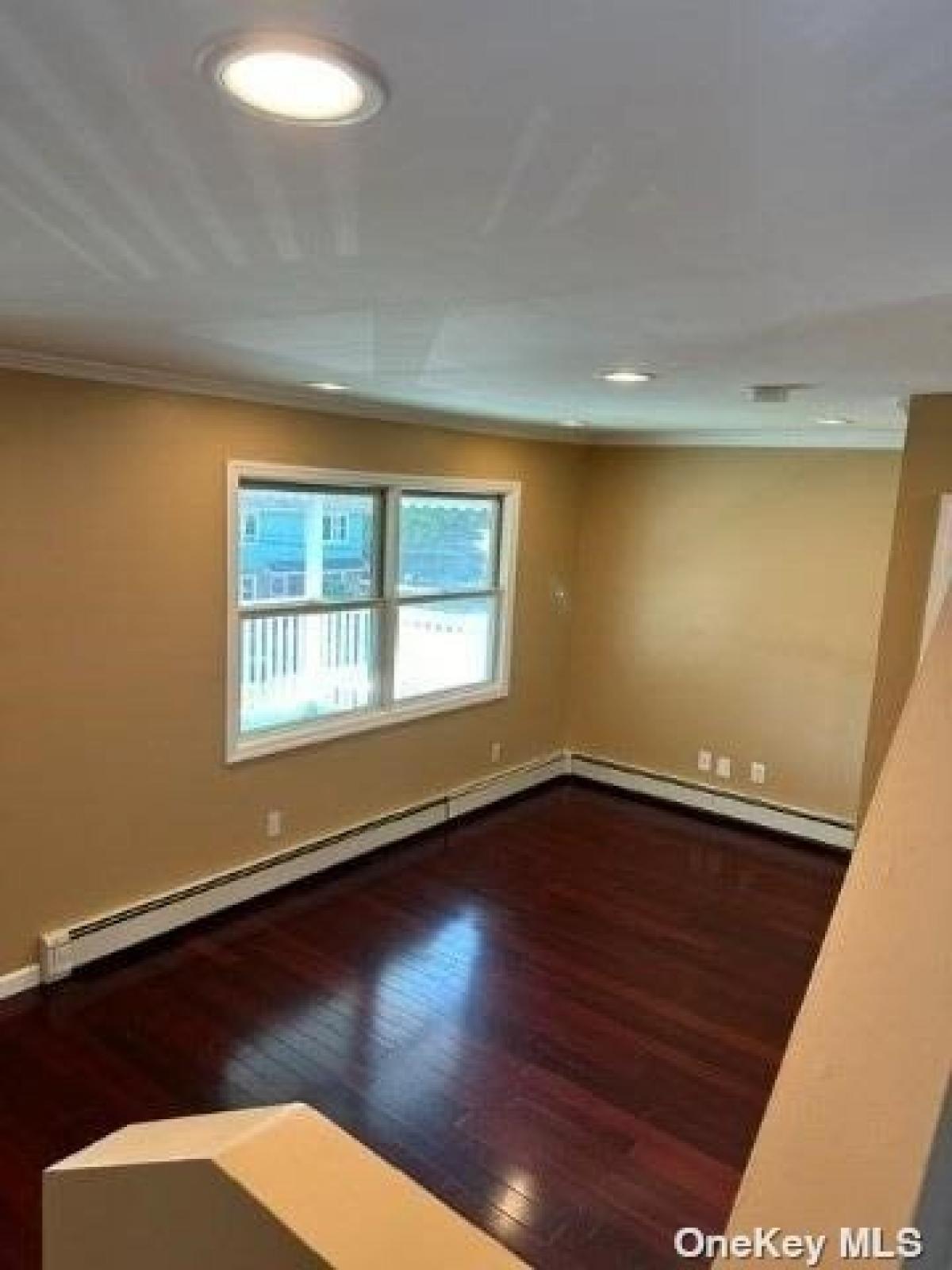 Picture of Home For Rent in Elmont, New York, United States