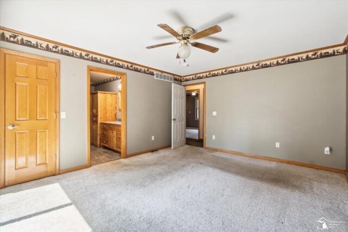 Picture of Home For Sale in Gregory, Michigan, United States