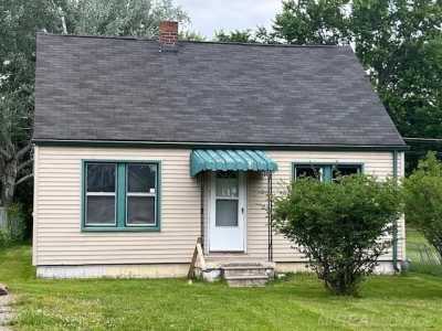 Home For Sale in Saint Clair Shores, Michigan