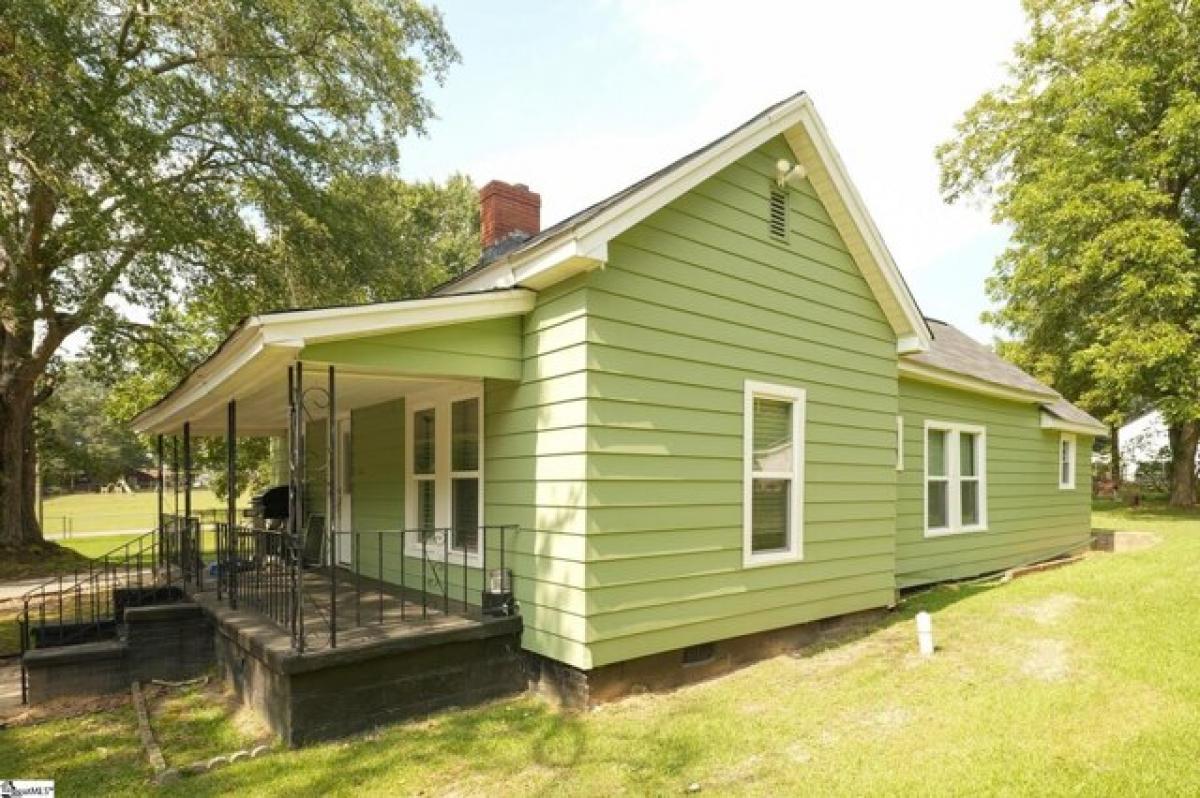 Picture of Home For Sale in Williamston, South Carolina, United States