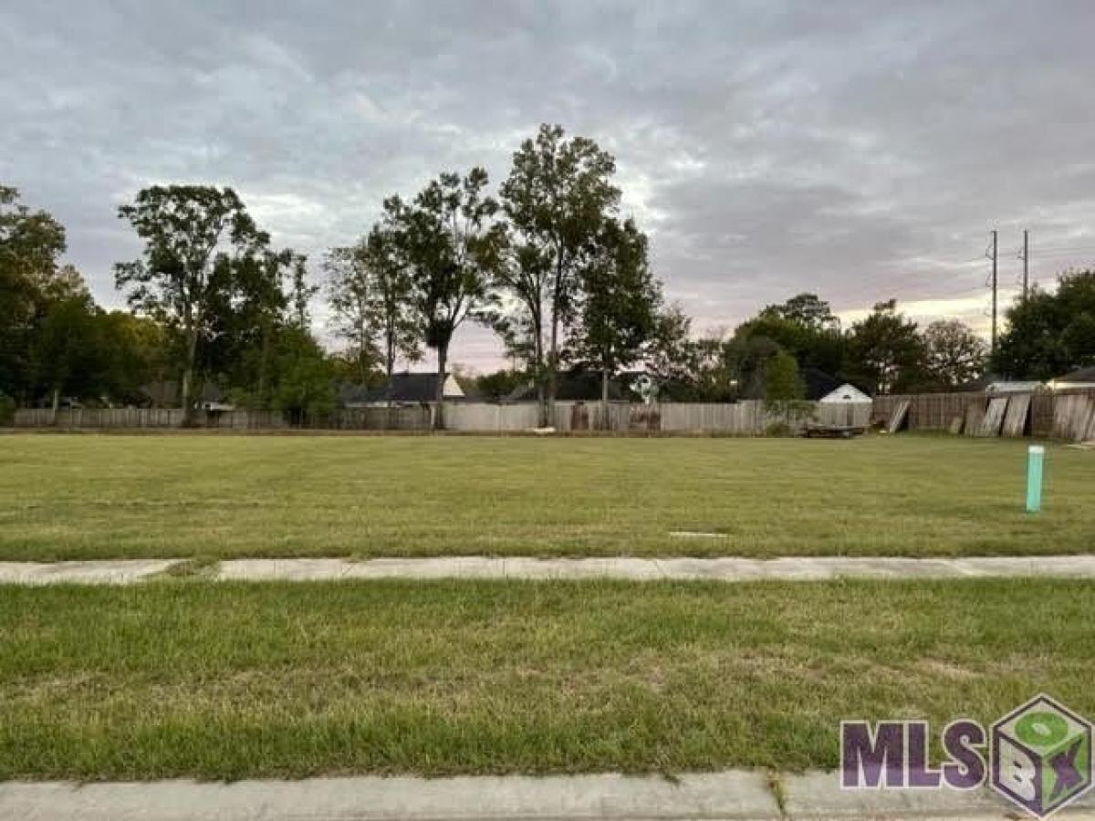 Picture of Residential Land For Sale in Baton Rouge, Louisiana, United States