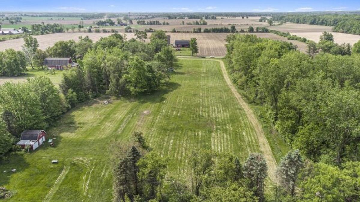 Picture of Residential Land For Sale in Saline, Michigan, United States