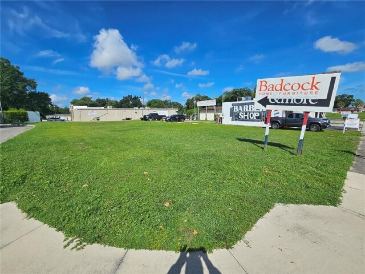 Picture of Residential Land For Sale in Zephyrhills, Florida, United States