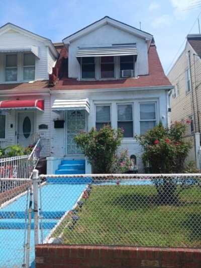 Home For Sale in East Elmhurst, New York