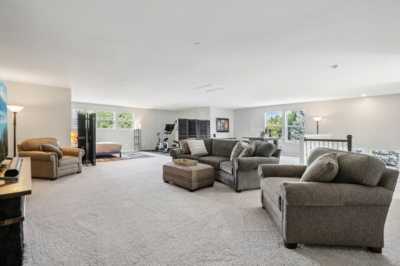 Home For Sale in Bloomingdale, Illinois