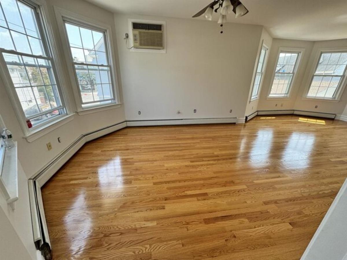 Picture of Home For Rent in Bayonne, New Jersey, United States