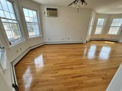 Home For Rent in Bayonne, New Jersey