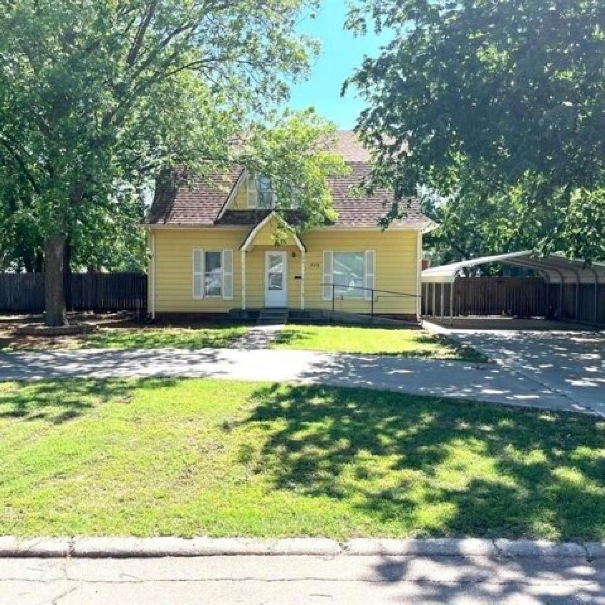 Picture of Home For Sale in Elk City, Oklahoma, United States