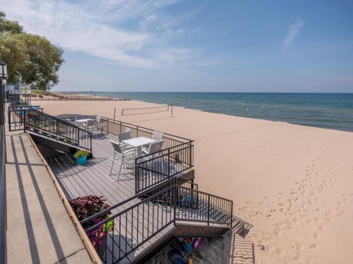 Picture of Home For Sale in South Haven, Michigan, United States